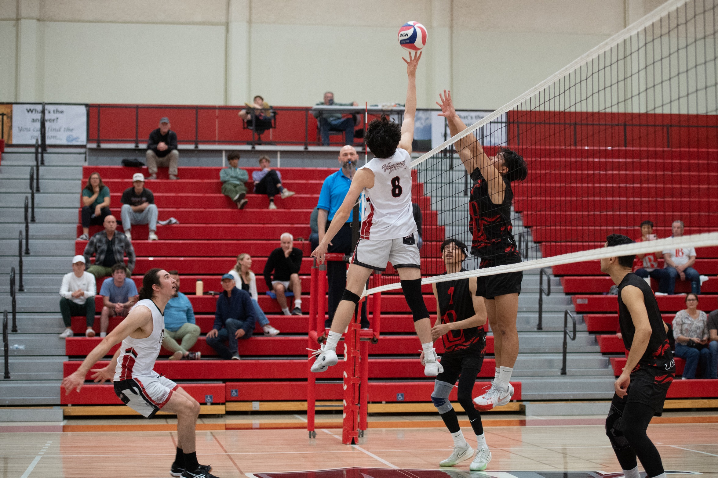 Vaqueros Nearly Upset Undefeated Long Beach, Fall in 5 Sets